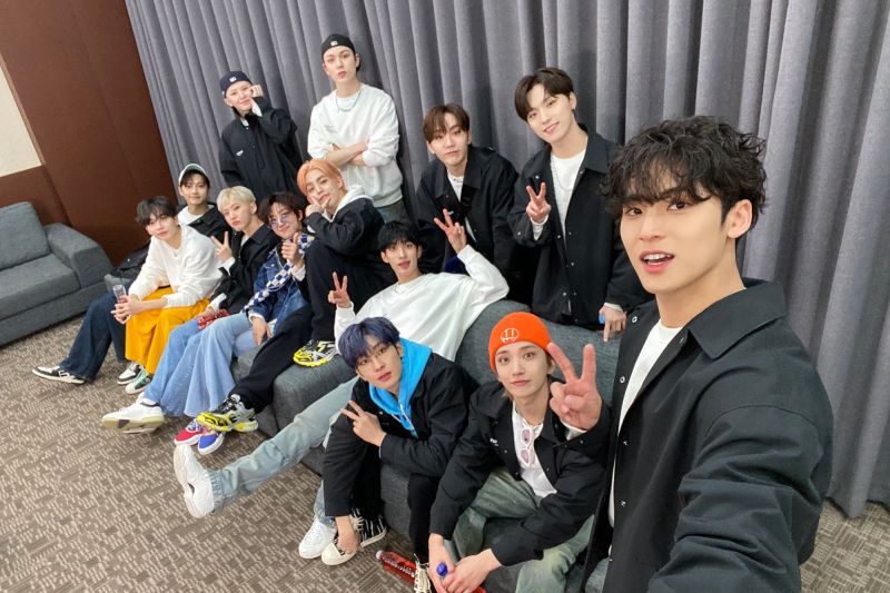 SEVENTEEN akan rilis single bulan April SEVENTEEN akan rilis single bulan April