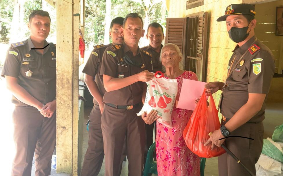 Kejari Samosir hentikan kasus libatkan seorang nenek dengan restorative justice Kejari Samosir hentikan kasus libatkan seorang nenek dengan restorative justice