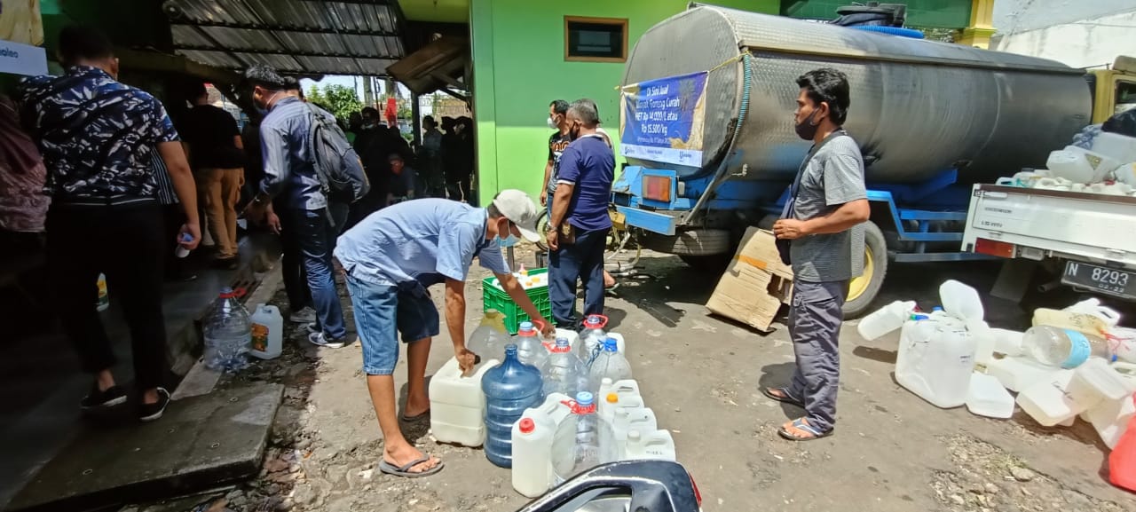 Pembagian minyak goreng tidak merata, pedagang Pasar Bunulrejo protes Pembagian minyak goreng tidak merata, pedagang Pasar Bunulrejo protes