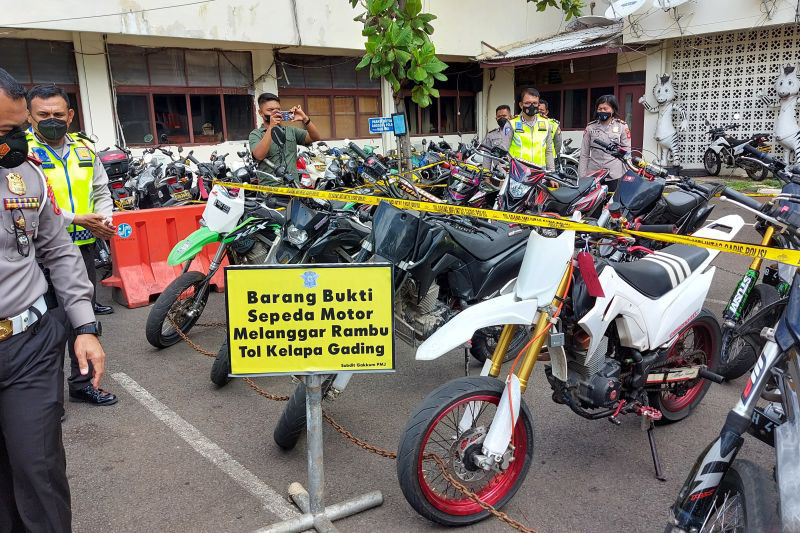 Polda Metro Jaya tingkatkan pengawasan cegah sepeda motor masuk tol