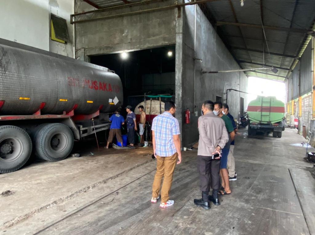 Sidak distributor minyak goreng curah, Kapolres Kudus temukan stok melimpah Sidak distributor minyak goreng curah, Kapolres Kudus temukan stok melimpah