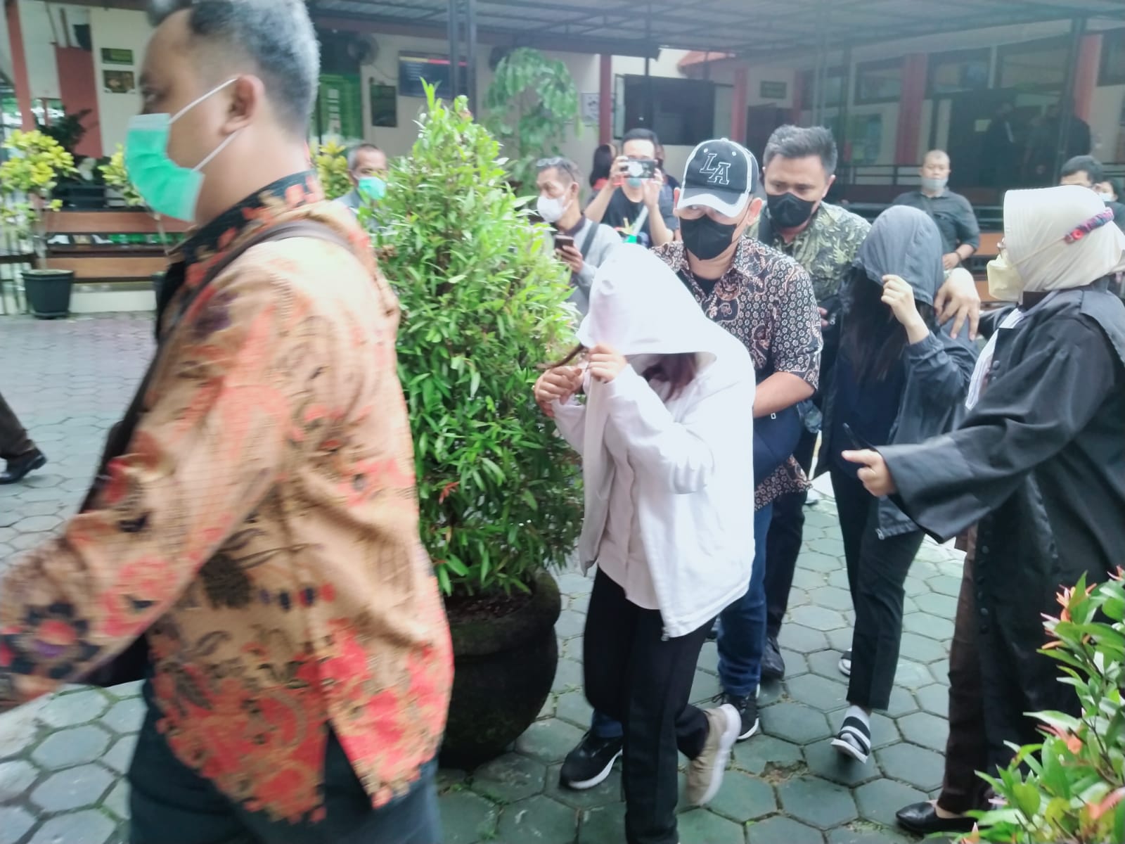 Sidang kasus pelecehan seksual di SMA SPI kembali digelar Sidang kasus pelecehan seksual di SMA SPI kembali digelarÂ
