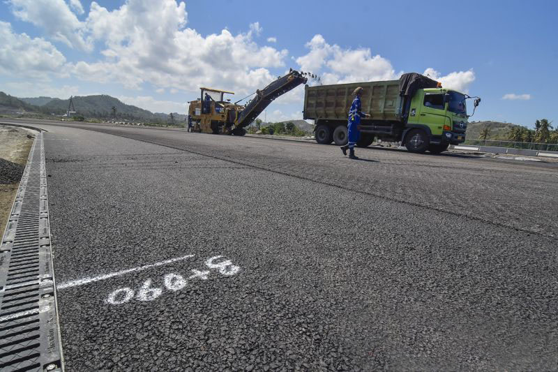 Pengaspalan ulang Sirkuit Mandalika telah selesai Pengaspalan ulang Sirkuit Mandalika telah selesai