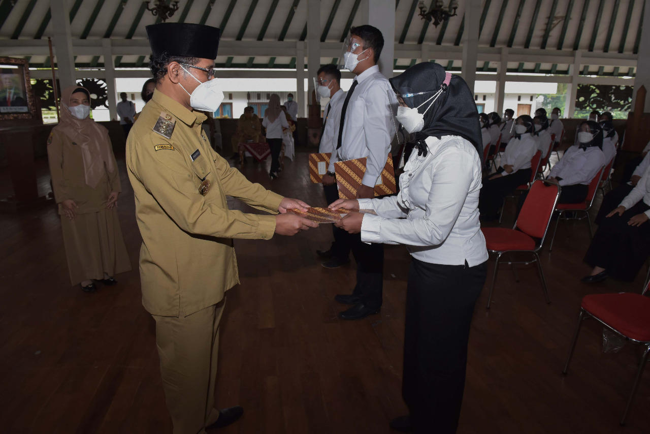 104 PPPK Boyolali terima SK Bupati dan tandatangan kontrak 104 PPPK Boyolali terima SK Bupati dan tandatangan kontrak
