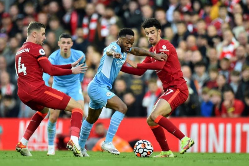 Liverpool sementara ungguli Man City