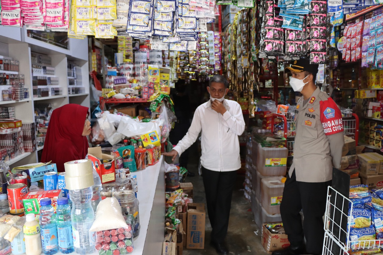 Cek ketersediaan minyak goreng, Kapolres Nagan Raya sidak pasar Cek ketersediaan minyak goreng, Kapolres Nagan Raya sidak pasar