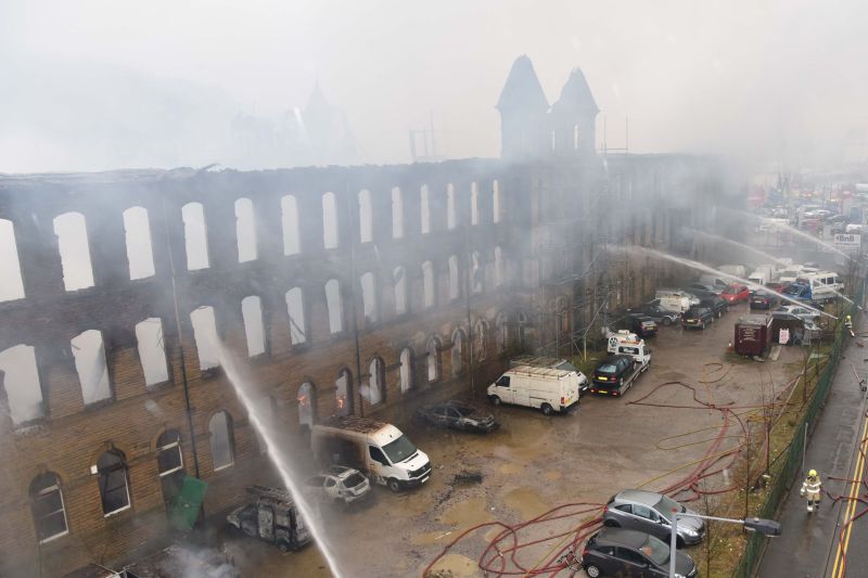 Eks pabrik tempat syuting Peaky Blinders terbakar