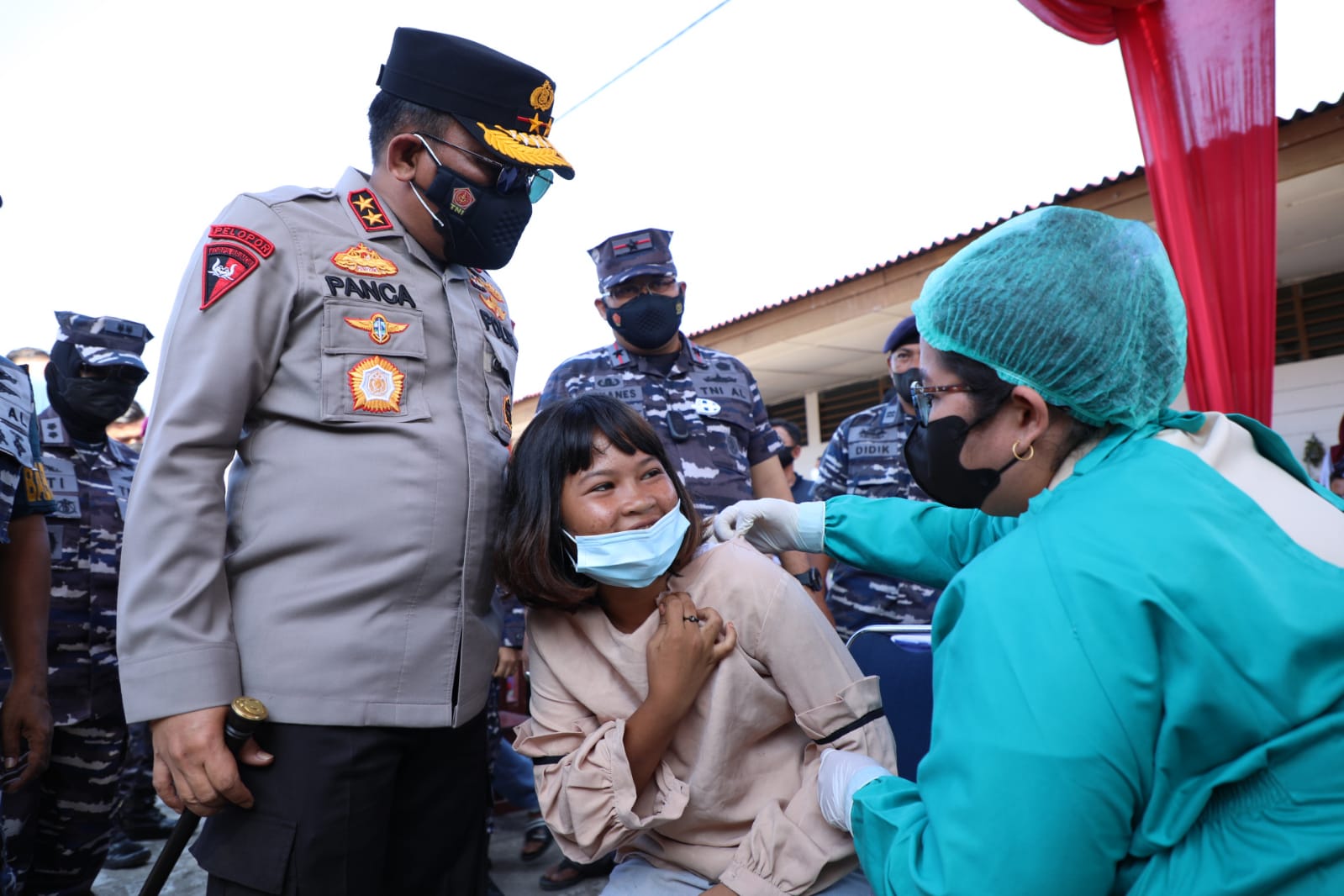 Gunakan speedboat, Kapolda Sumut vaksinasi warga kampung nelayan Gunakan speedboat, Kapolda Sumut vaksinasi warga kampung nelayan