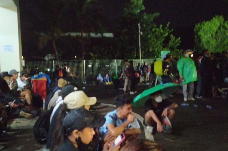 Penonton MotoGP Mandalika telantar sampai tengah malam tak ada bus