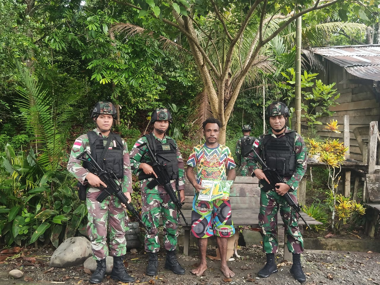 Tingkatkan ketahanan pangan, Satgas TNI bagikan bibit tanaman untuk warga perbatasan Tingkatkan ketahanan pangan, Satgas TNI bagikan bibit tanaman untuk warga perbatasan