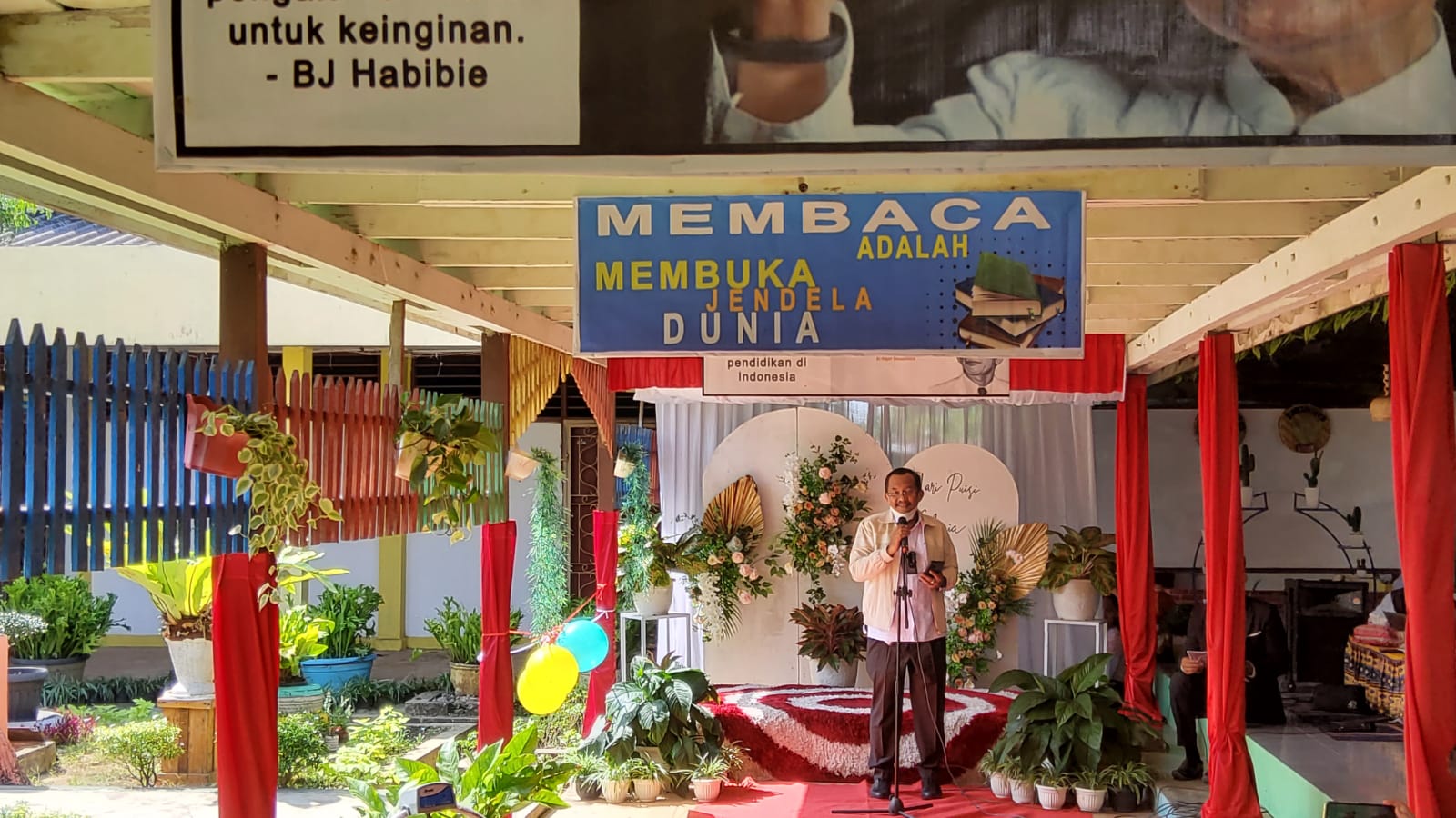 Peringatan Hari Puisi Sedunia, upaya menghidupkan kembali tradisi lisan pembacaan puisi Peringatan Hari Puisi Sedunia, upaya menghidupkan kembali tradisi lisan pembacaan puisi