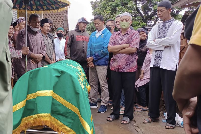 Keluarga ikhlaskan kepergian petinju nasional Hero Tito Keluarga ikhlaskan kepergian petinju nasional Hero Tito