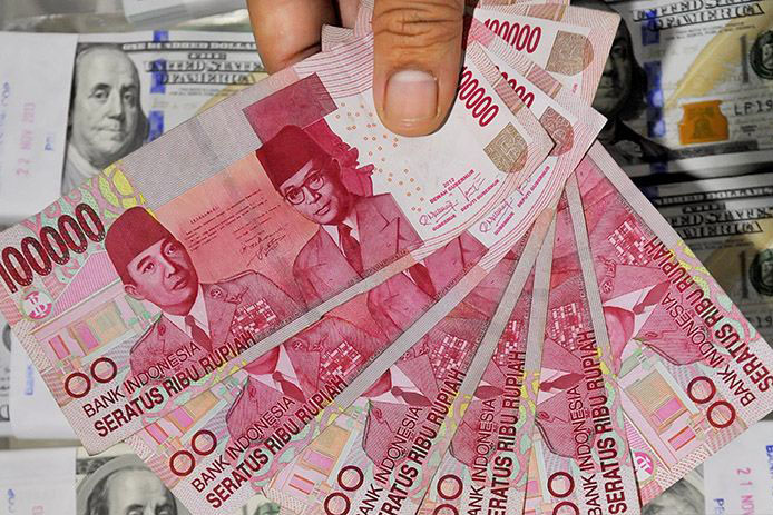 Rupiah Jumat pagi menguat 12 poin