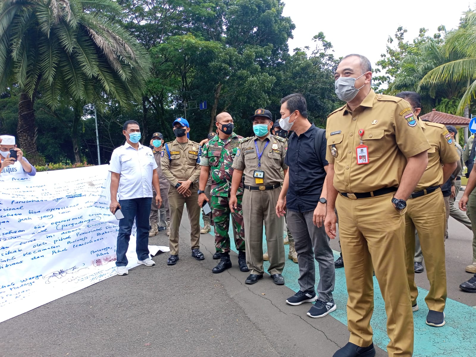 Pemkab Tangerang instruksikan distribusi minyak goreng langsung ke desa Pemkab Tangerang instruksikan distribusi minyak goreng langsung ke desa