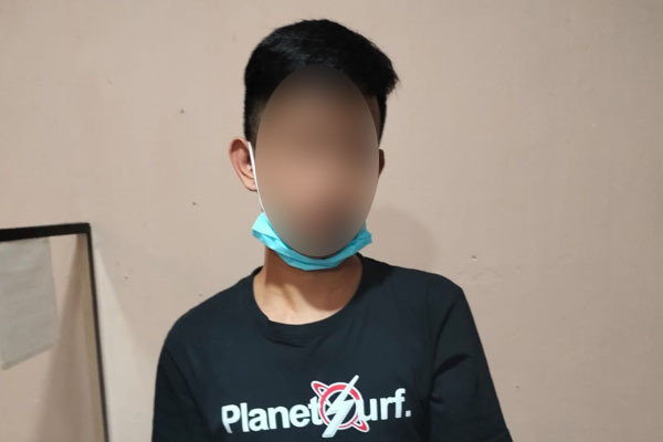 Pelaku penikaman di Walantakan, Minahasa menyerahkan diri ke Polsek Langowan Pelaku penikaman di Walantakan, Minahasa menyerahkan diri ke Polsek Langowan