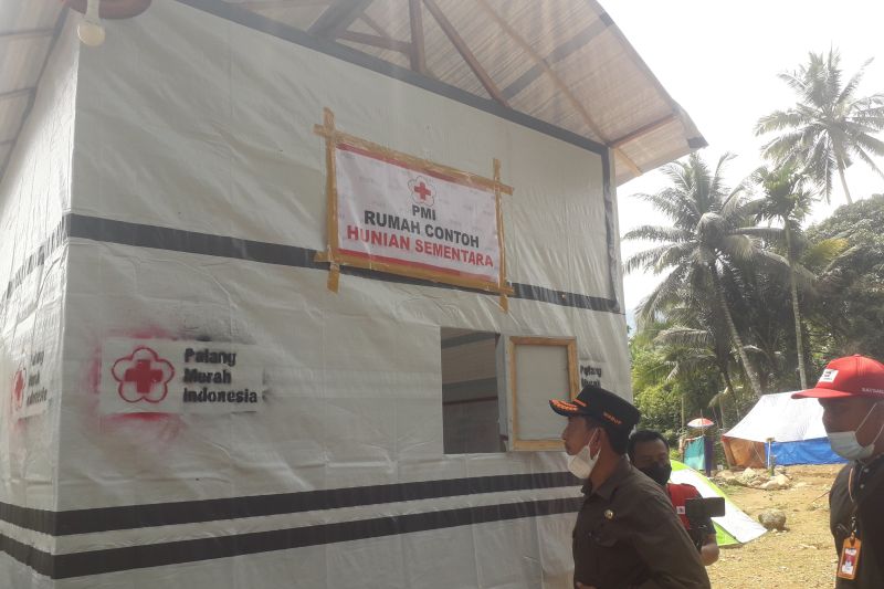 PMI Pasaman Barat mulai buat rumah hunian sementara bagi korban gempa