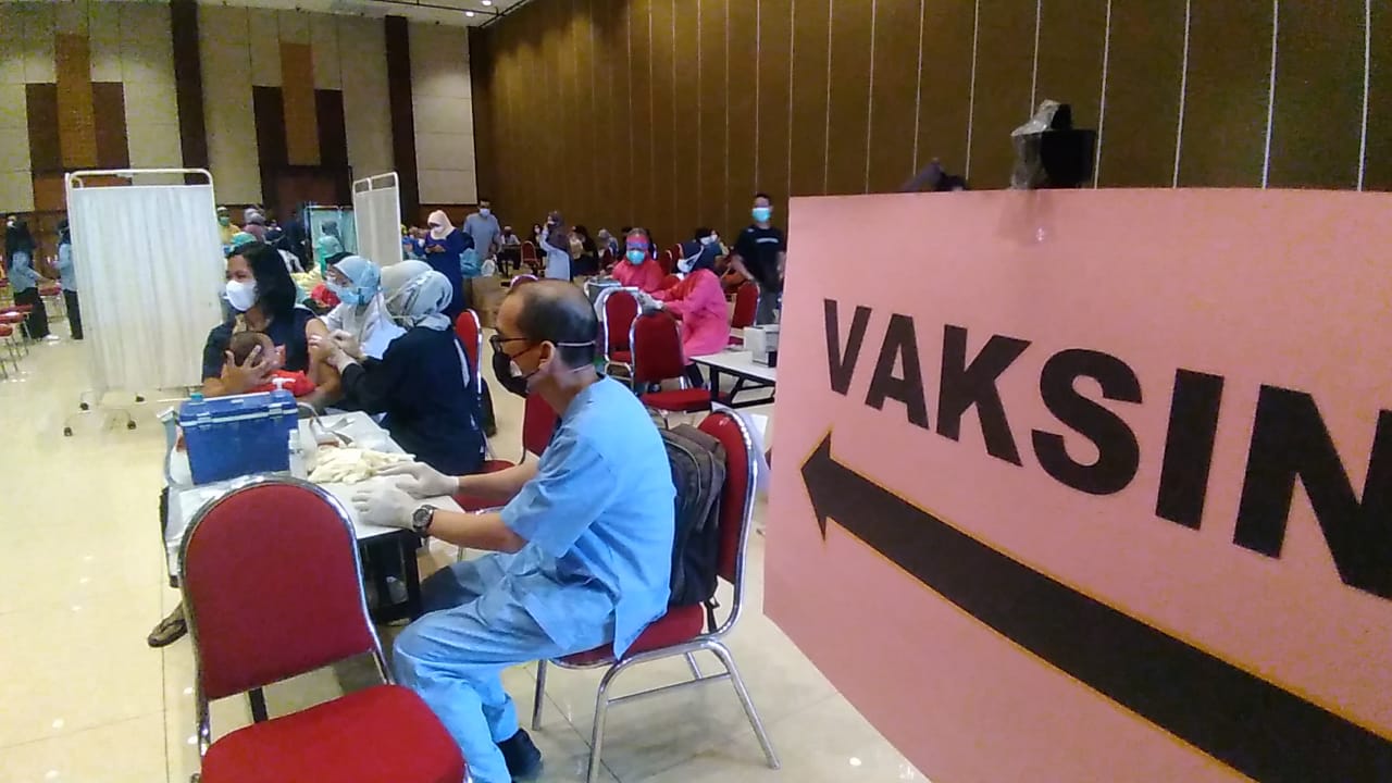 Diperpanjang 1 bulan 2.500 dosis vaksin exspired per-28 Febuari digunakan untuk dosis 3