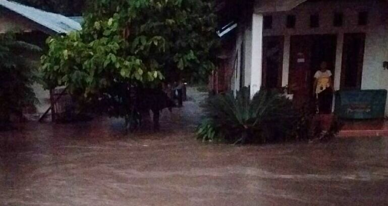 Hujan lebat, Desa Pesaku, Kabupaten Sigi terendam banjir Hujan lebat, Desa Pesaku, Kabupaten Sigi terendam banjir