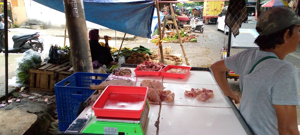 Harga daging ayam di Pasar Panjang Subang tembus Rp38.000 per kilogram Harga daging ayam di Pasar Panjang Subang tembus Rp38.000 per kilogram
