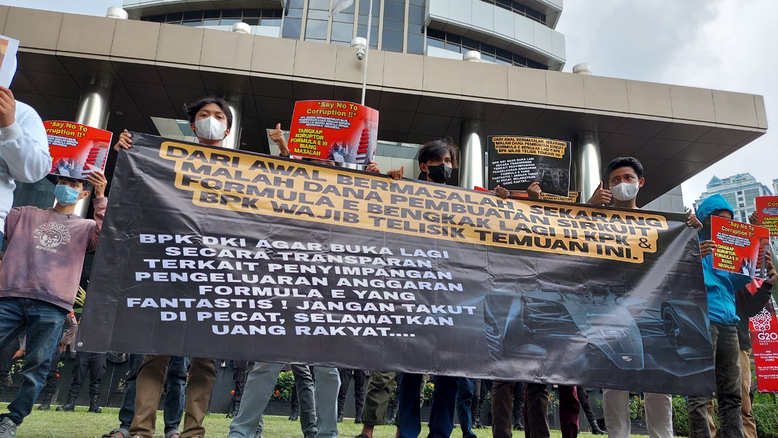 Demo ke KPK, massa Sapu minta pemeriksaan dugaan korupsi Formula E diumumkan berkala