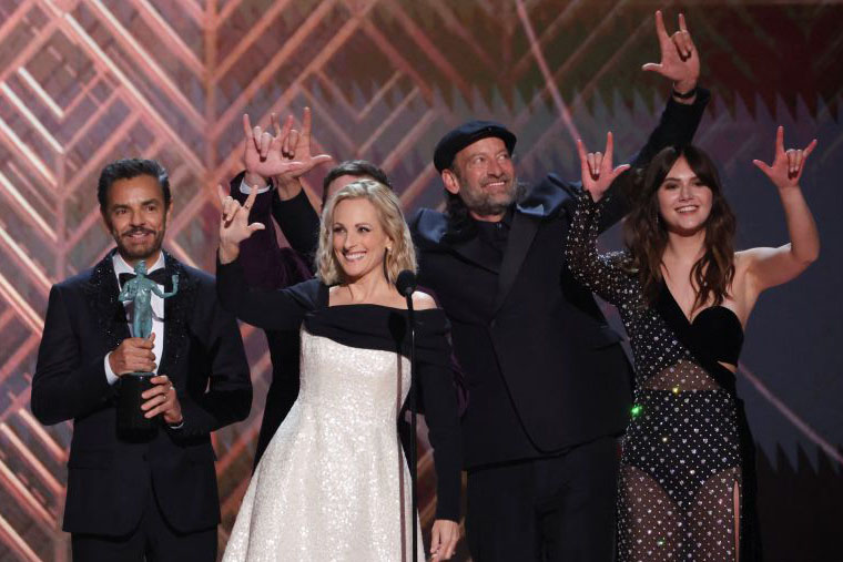 Apple TV+, layanan streaming pertama yang raih Oscar lewat CODA Apple TV+, layanan streaming pertama yang raih Oscar lewat CODA