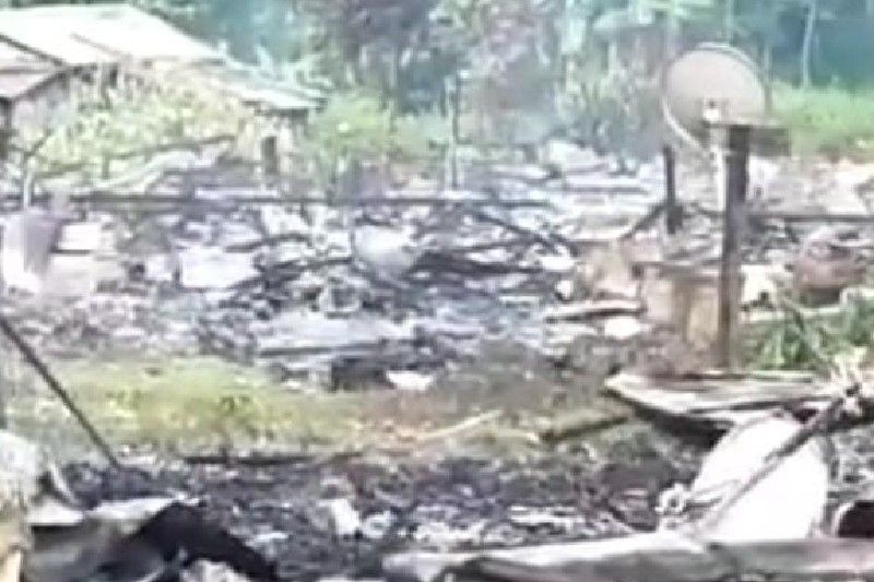 KKB lakukan penembakan dan pembakaran di Baya Biru, Paniai KKB lakukan penembakan dan pembakaran di Baya Biru, Paniai
