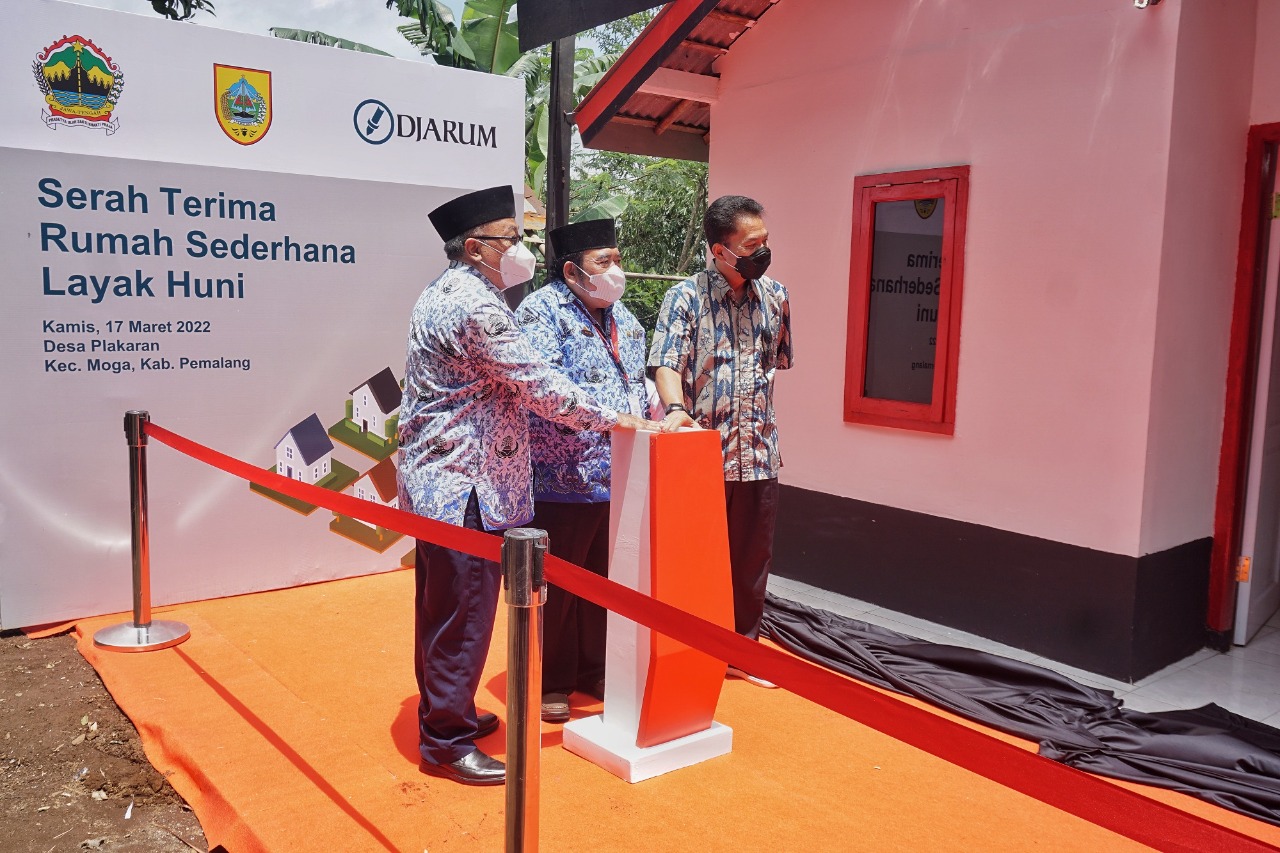 Terlibat penanggulangan kemiskinan ekstrem, PT Djarum bedah 10 rumah di Pemalang Terlibat penanggulangan kemiskinan ekstrem, PT Djarum bedah 10 rumah di Pemalang