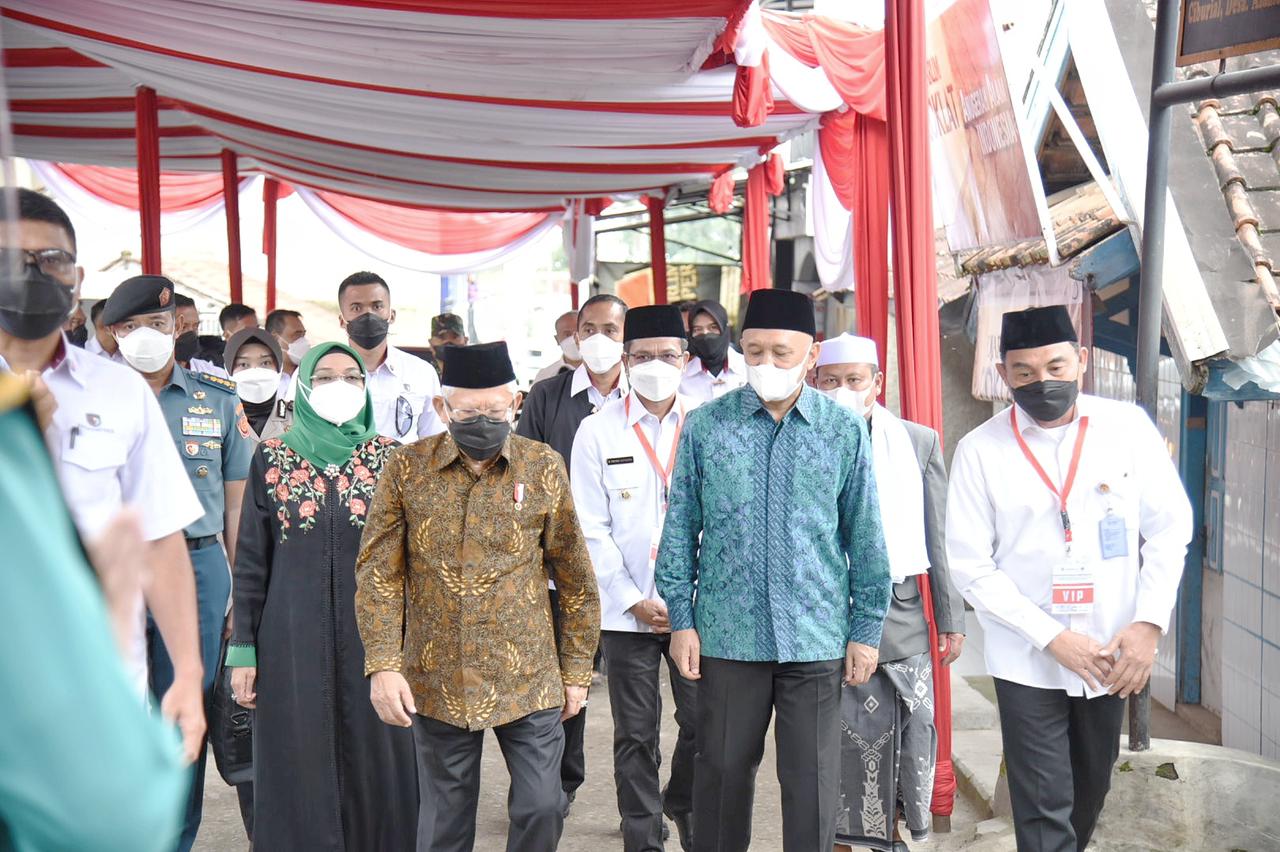 Kunjungi Ponpes Al Itifaq, Wapres pantau pelaksanaan pilot project korporatisasi pertanian Kunjungi Ponpes Al Itifaq, Wapres pantau pelaksanaan pilot project korporatisasi pertanian