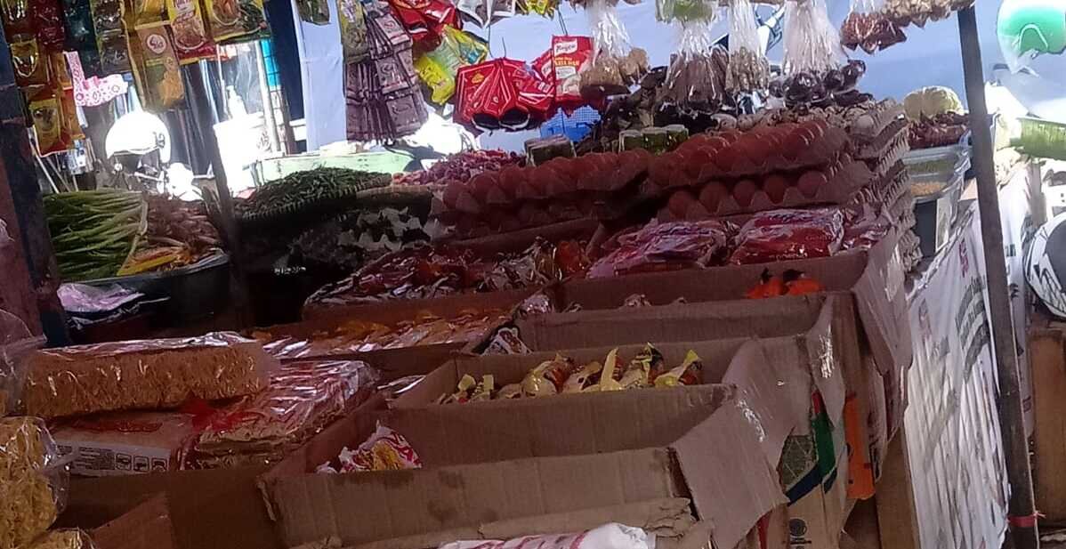 Minyak goreng masih langka di pasar tradisional Pujasera, Subang Minyak goreng masih langka di pasar tradisional Pujasera, Subang