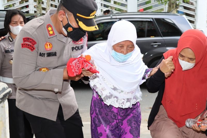 Polres Pematang Siantar berikan pemahaman kepada lansia ikuti vaksin