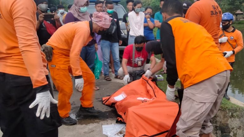 Pemancing temukan mayat mengapung di Sungai Tuntang Pemancing temukan mayat mengapung di Sungai Tuntang