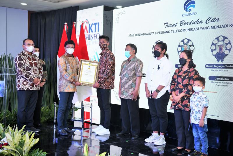 Jadi teladan bangun infrastruktur digital, Menkominfo beri penghargaan 9 pejuang telekomunikasi Jadi teladan bangun infrastruktur digital, Menkominfo beri penghargaan 9 pejuang telekomunikasi