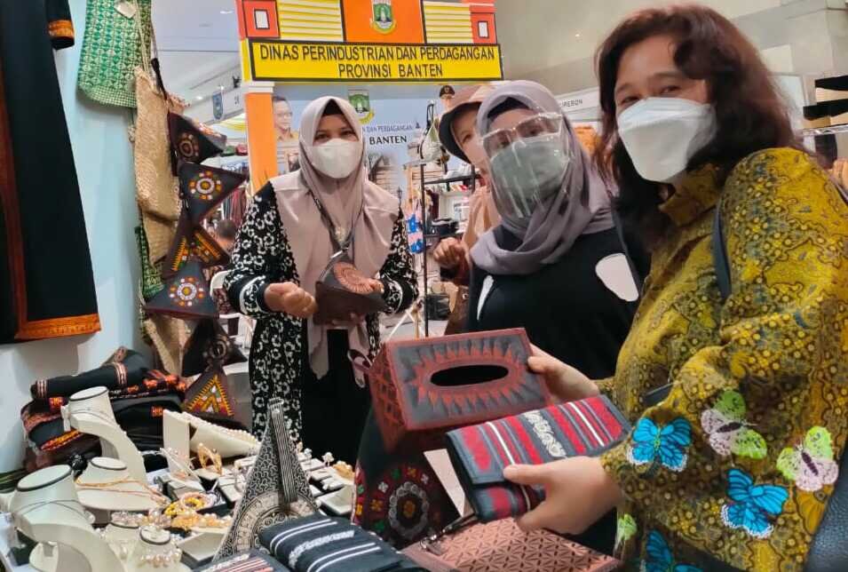 PT PIM dukung UMKM binaan Go Global di Pameran Inacraft 2022 PT PIM dukung UMKM binaan Go Global di Pameran Inacraft 2022