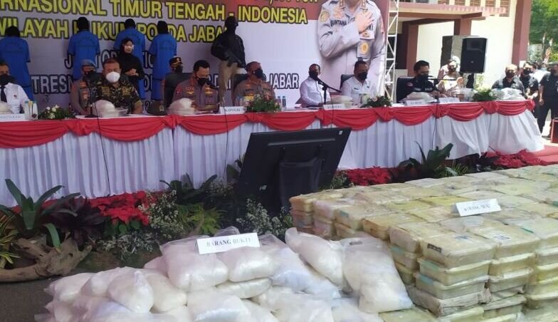 Kapolri sebut sabu yang diamankan di Pangandaran seberat 1,196 ton Kapolri sebut sabu yang diamankan di Pangandaran seberat 1,196 ton