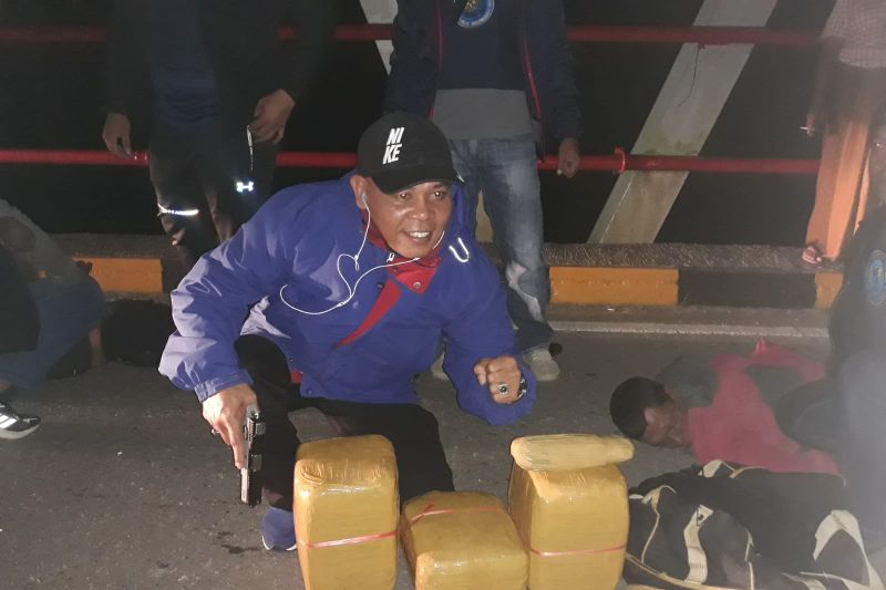 BNNK Pasaman Barat tangkap dua orang diduga pengedar 14 kilogram ganja