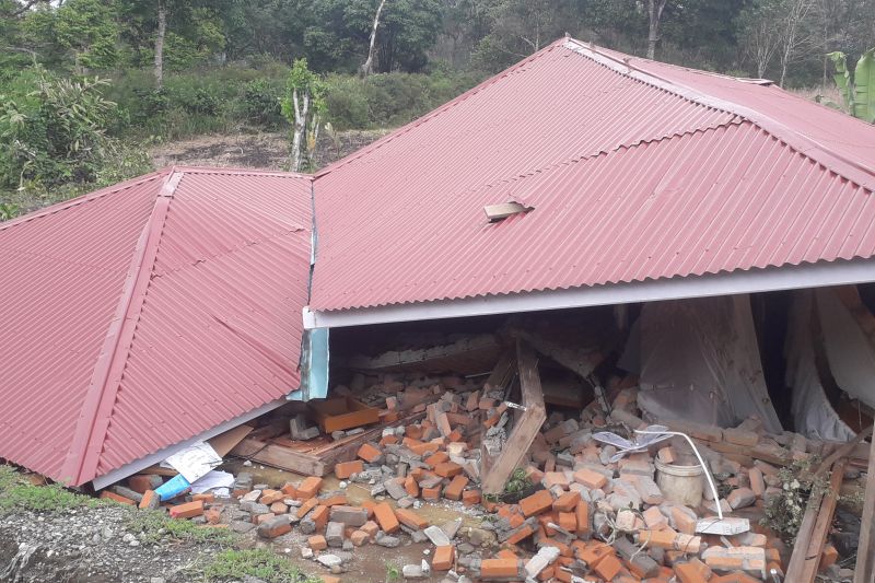 Korban meninggal dunia akibat gempa di Pasaman Barat bertambah Korban meninggal dunia akibat gempa di Pasaman Barat bertambah