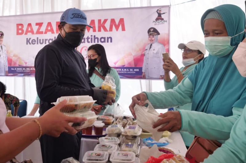 Pemkot Madiun dorong pengembangan lapak UMKM dengan bazar kota kita Pemkot Madiun dorong pengembangan lapak UMKM dengan bazar kota kita