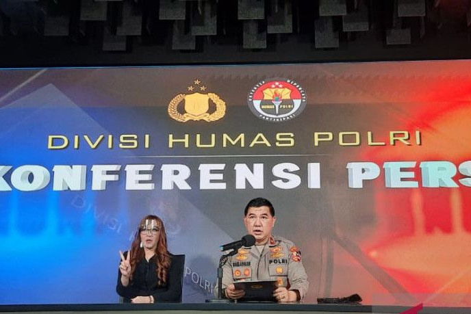 Densus 88 tangkap mahasiswa terduga teroris di Malang Densus 88 tangkap mahasiswa terduga teroris di Malang