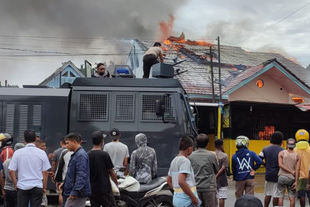 Toko sembako dan rumah warga di Manokwari ludes terbakar Toko sembako dan rumah warga di Manokwari ludes terbakar