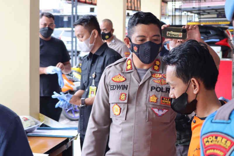 Polisi sebut motif pelaku teror bom Majalengka karena terlilit utang Polisi sebut motif pelaku teror bom Majalengka karena terlilit utang