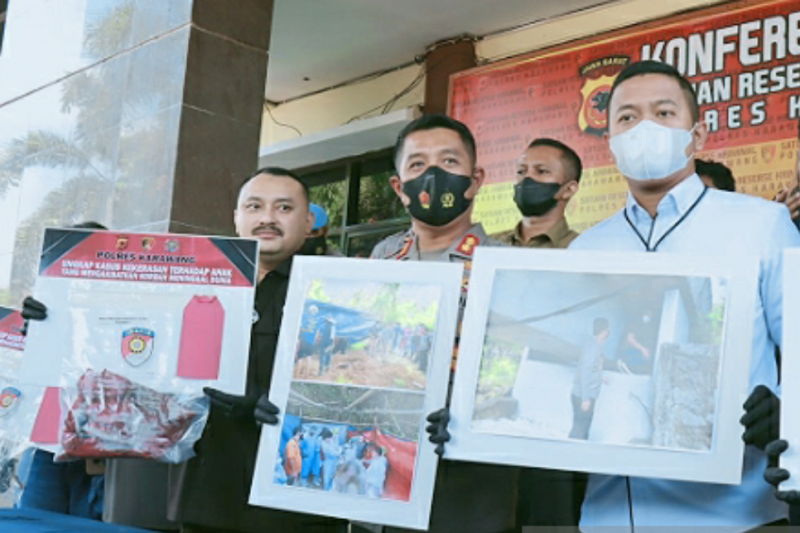 Polres Karawang ungkap kasus pembunuhan yang direkayasa gantung diri Polres Karawang ungkap kasus pembunuhan yang direkayasa gantung diri
