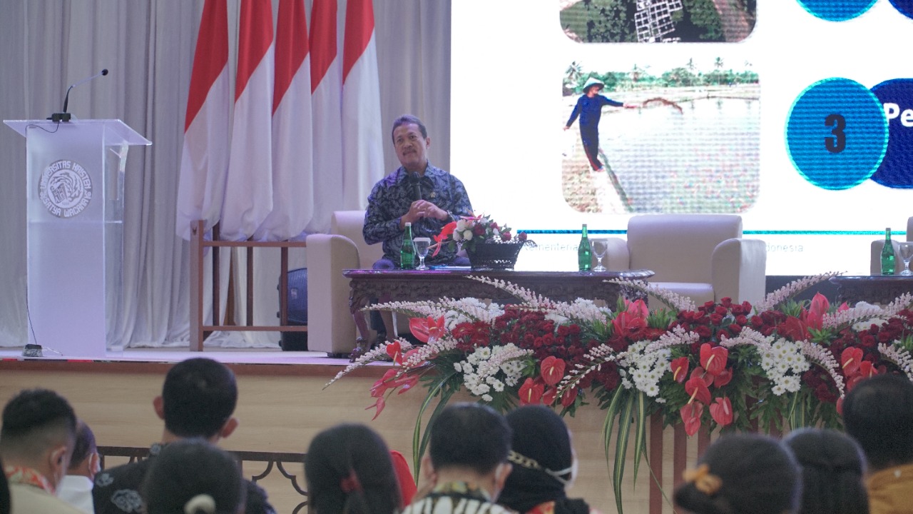 Hadir di UKSW, Menteri KKP paparkan strategi ekonomi biru dan tantang riset perguruan tinggi Hadir di UKSW, Menteri KKP paparkan strategi ekonomi biru dan tantang riset perguruan tinggi
