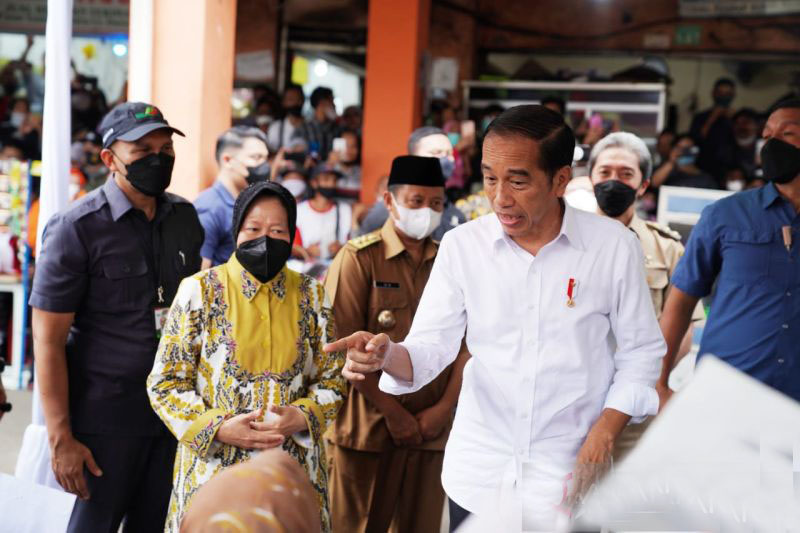 Presiden Jokowi bagikan Rp857,8 juta bantuan warga di Bogor