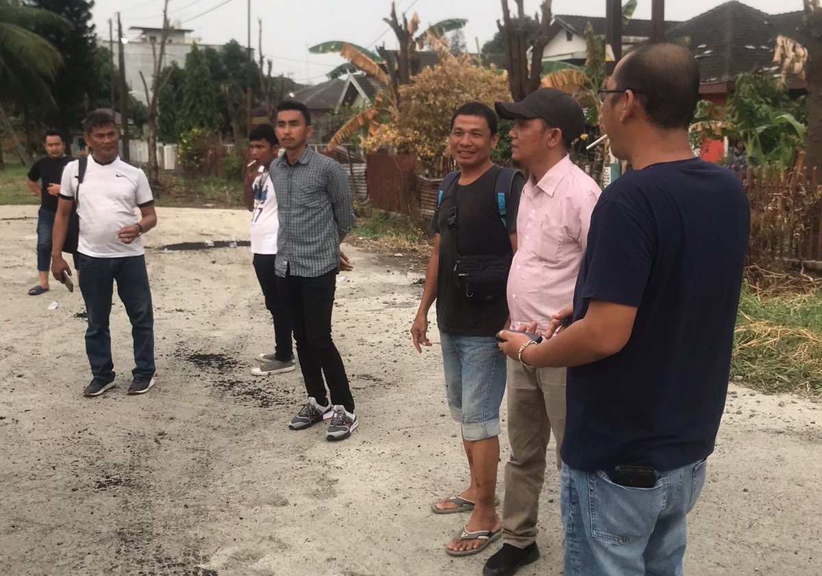 Menunggu 15 tahun, warga Marsabut akhirnya menikmati jalan beraspal Menunggu 15 tahun, warga Marsabut akhirnya menikmati jalan beraspal