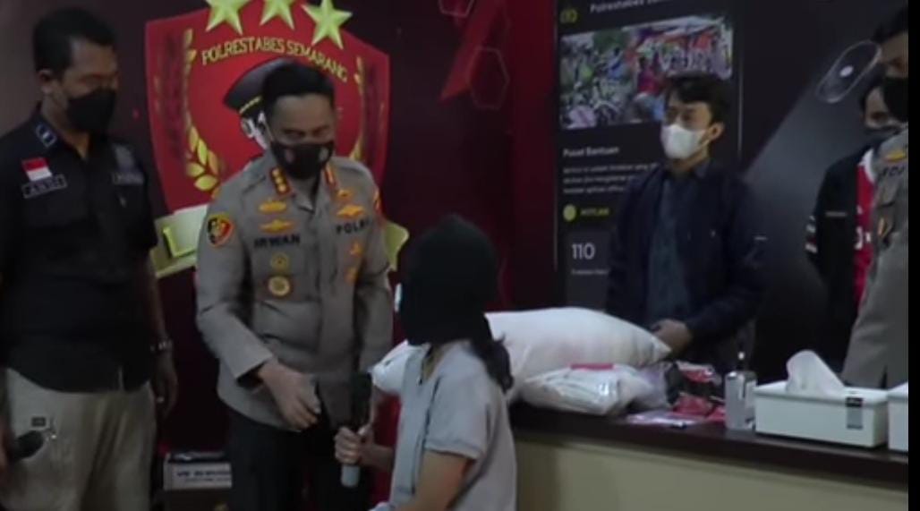 Terlilit utang online, seorang ibu bunuh anak kandung dan coba bunuh diri Terlilit utang online, seorang ibu bunuh anak kandung dan coba bunuh diri