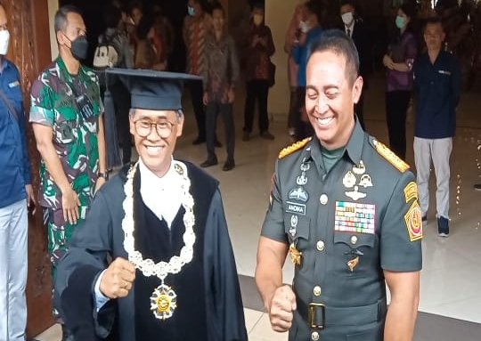 Diwisuda, Putra Panglima TNI raih gelar ganda dari UGM dan University of Melbourne Diwisuda, Putra Panglima TNI raih gelar ganda dari UGM dan University of Melbourne