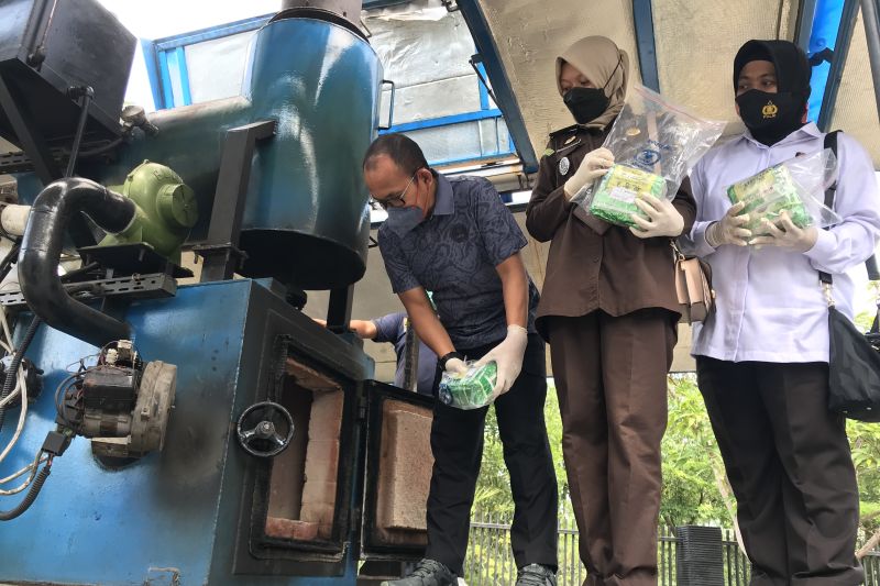 BNNP Kepri musnahkan sebanyak 10 kg sabu dari luar negeri