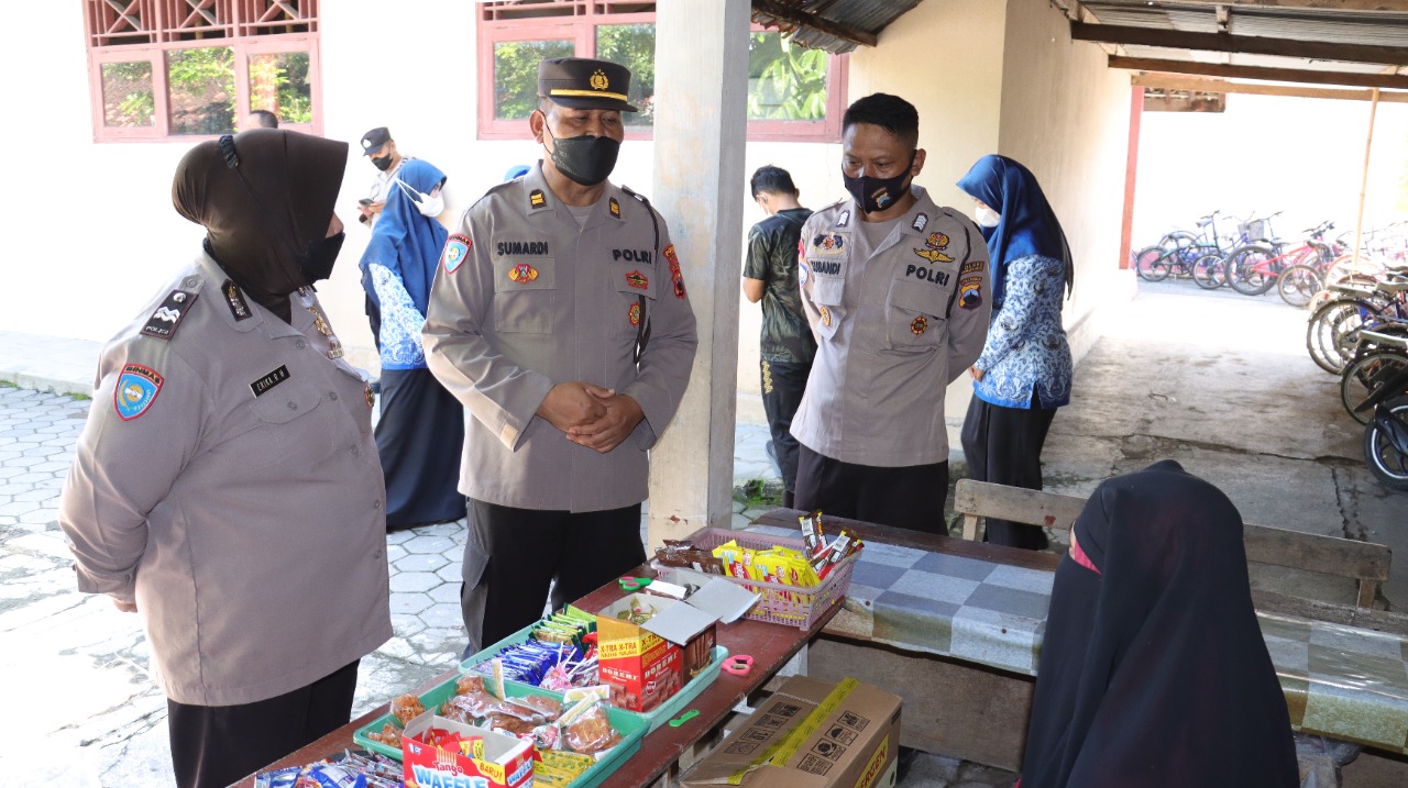 Antisipasi penyebaran penyakit hepatitis akut, kantin SD di Sukoharjo dicek polisi