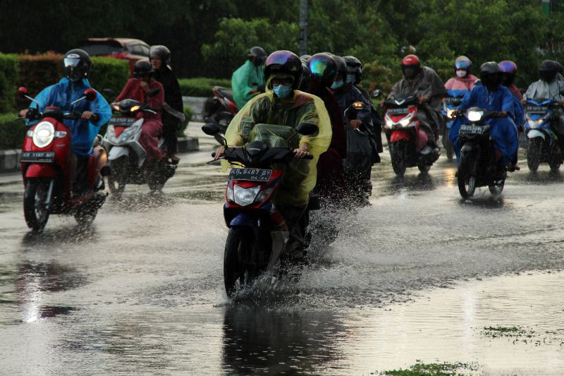 BMKG keluarkan peringatan hujan lebat di sejumlah wilayah Indonesia