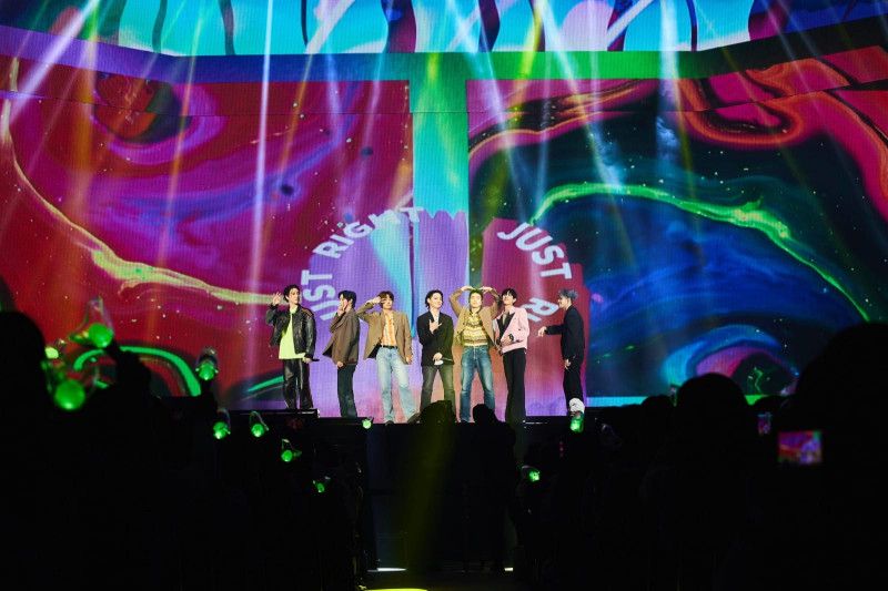 GOT7 obati kerinduan penggemar di fancon Homecoming hari pertama